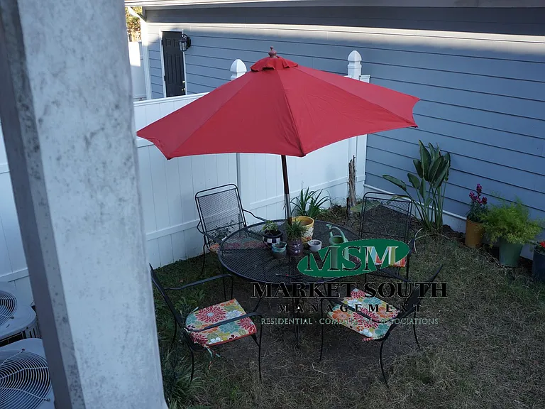518 W 37th St — Photo 22