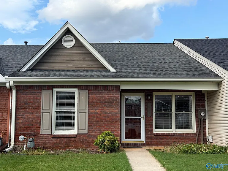 1524 Forestview Dr SW — Photo 1