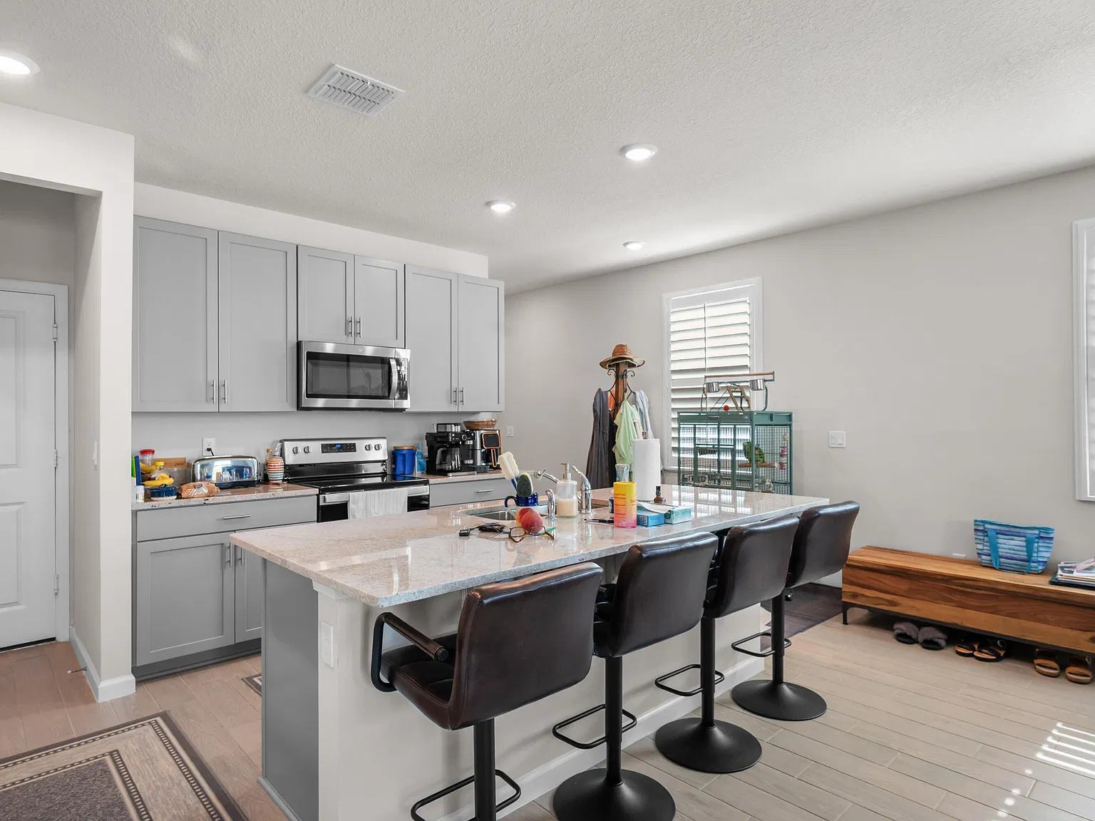 3 bed, 2.5 bath, 1804 sqft, $2,800 — Photo 4