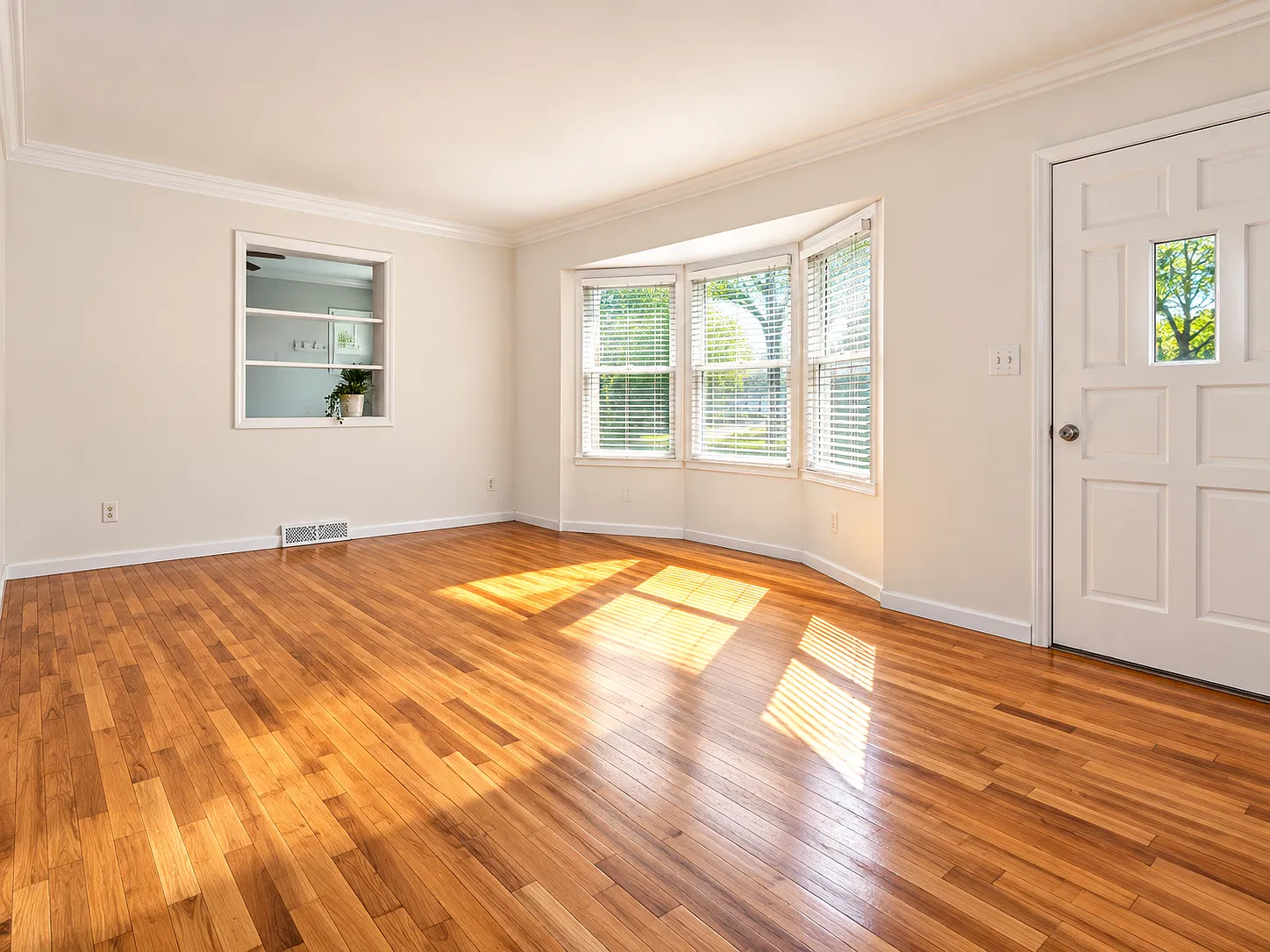 3 bed, 1.5 bath, 1224 sqft, $2,350 — Photo 4