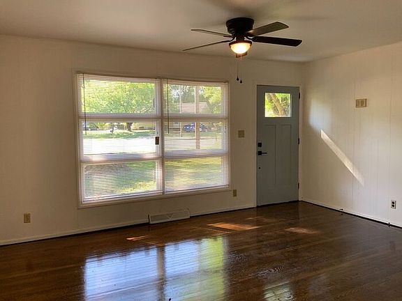 3rd image of 212 Meadow Dr