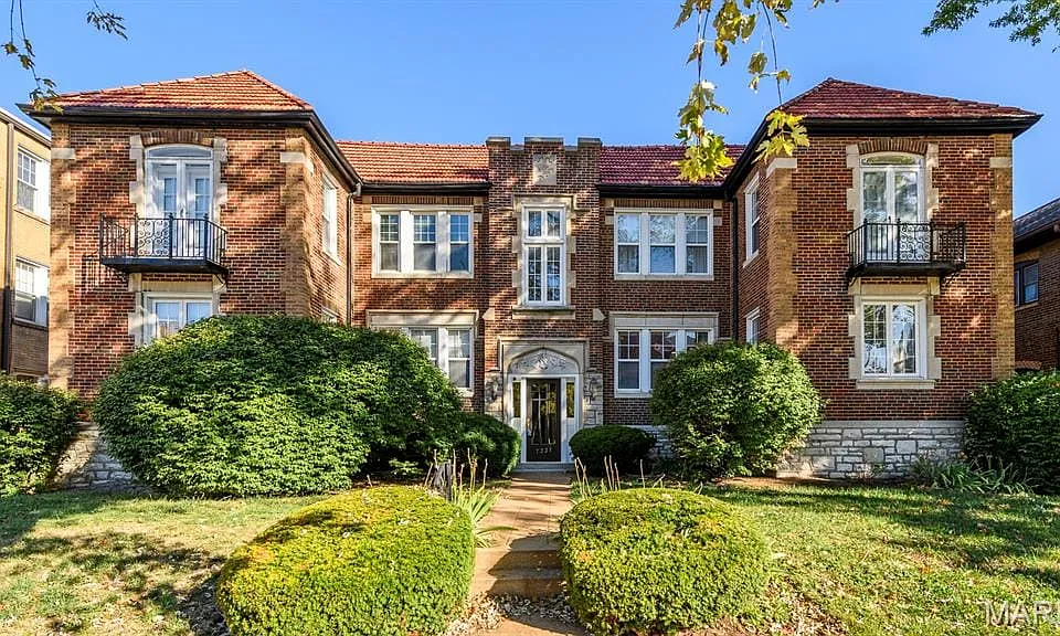 7331 Forsyth Blvd #1E