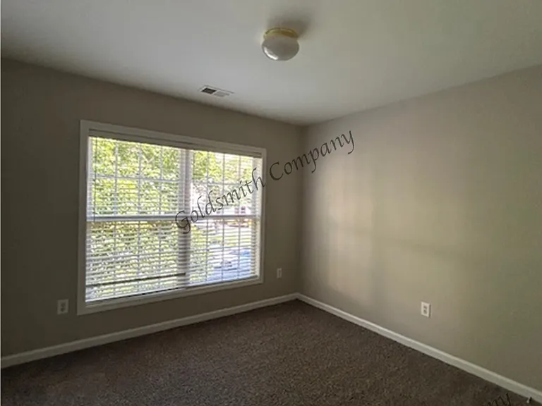 528 Collingsworth Ln — Photo 11