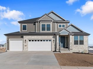 562 W Coyote Ridge Rd, Grantsville, UT 84029