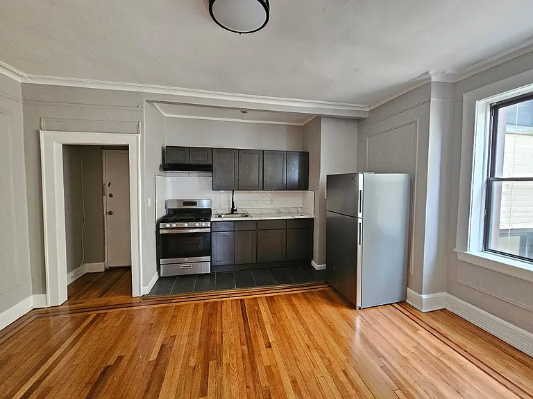330 Elmora Ave #4 — Photo 10