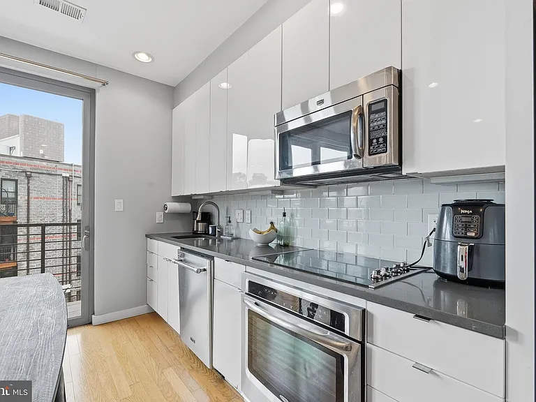 435 R St NW #404 — Photo 14