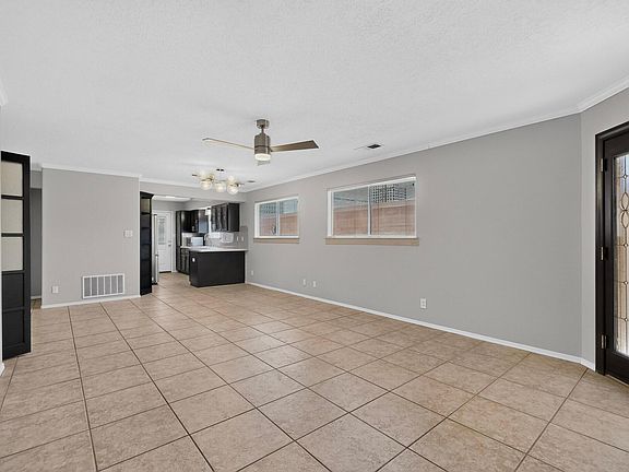 5th image of 212 Manzano St NE APT A