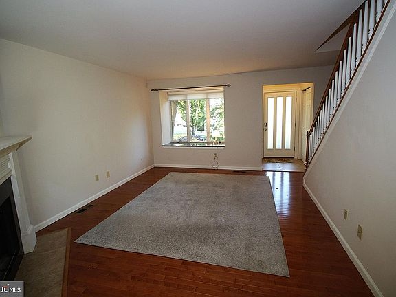 4th image of 311 Milford Ct