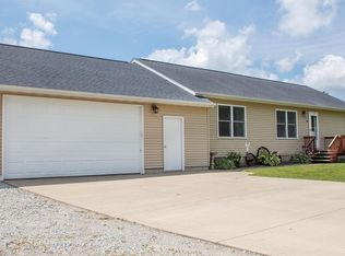 544 W Washington St, Winthrop, IA