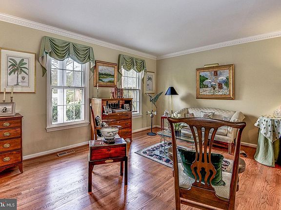 5th image of 9527 Locust Hill Dr