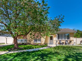 1405 N Park Dr, Mount Prospect, IL 60056
