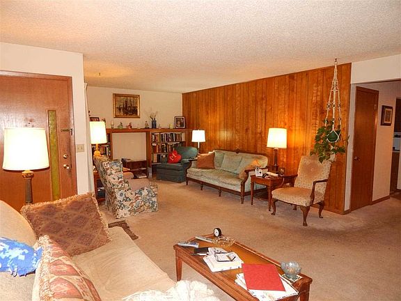 3rd image of 2420 W 41st St