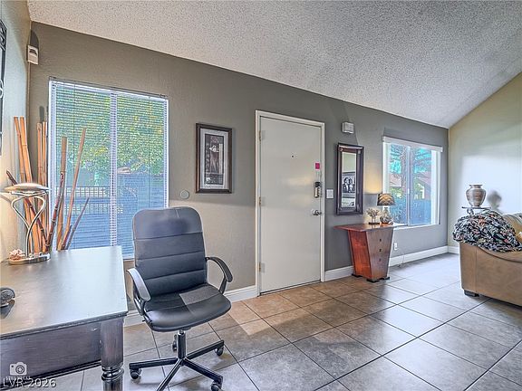 4th image of 4504 Del Oro Dr