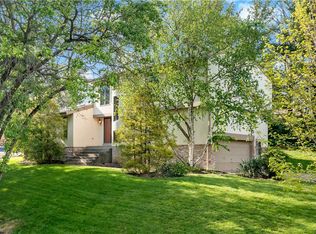 227 Springhouse Dr, Clairton, PA 15025