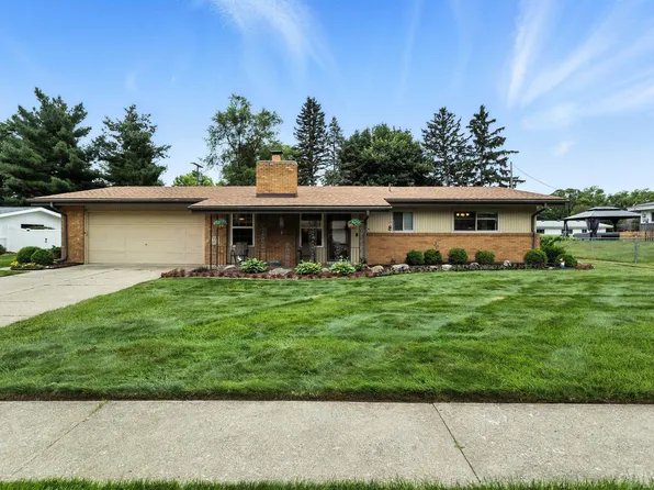 8526 Walnut Hl, Shelby Township, MI 48317