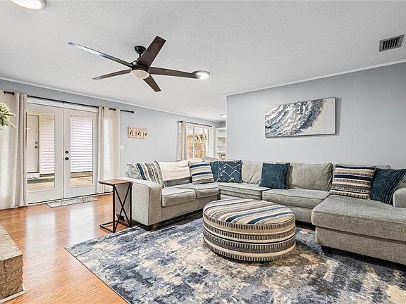 2nd image of 331 Ridgewood Dr