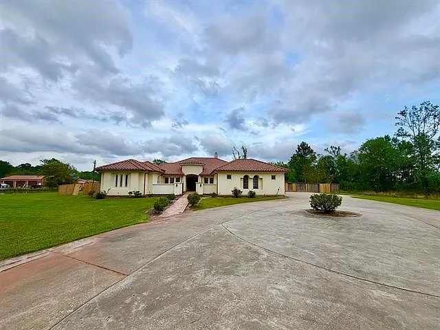 12410 Keith Rd — Photo 1