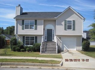 6769 Chesepeake Point, Rex, GA 30273