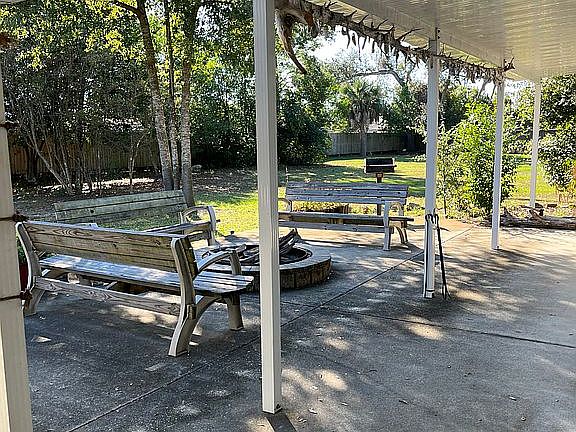 Courtyard w/fireplace 