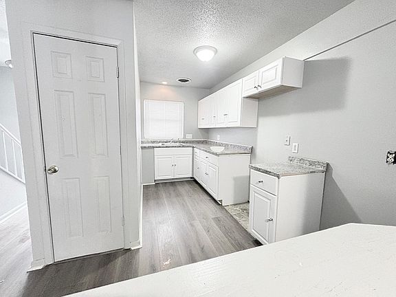 4th image of 1335 Brooke Park Dr APT 3