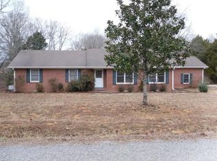 1088 Toliver Lake Rd, Manchester, TN 37355