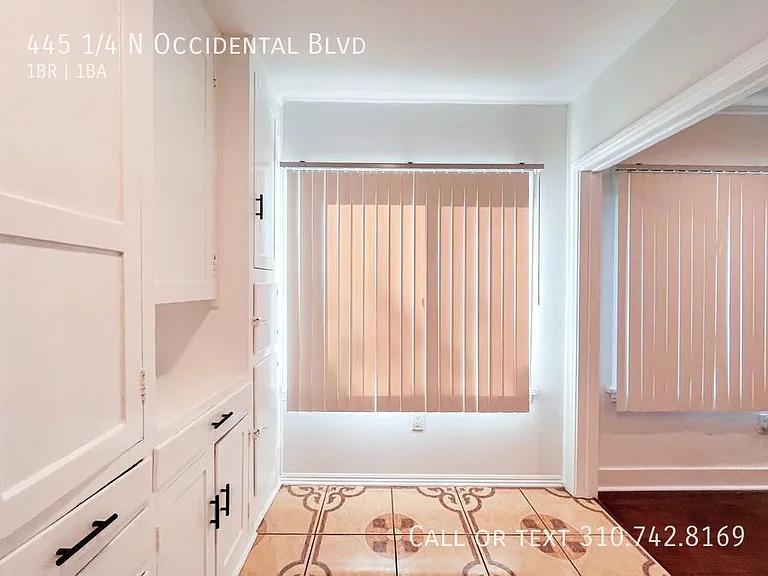 445 1/4 N Occidental Blvd — Photo 11