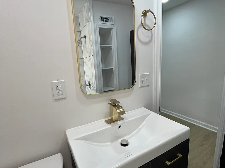 5856 Walton Ave — Photo 30