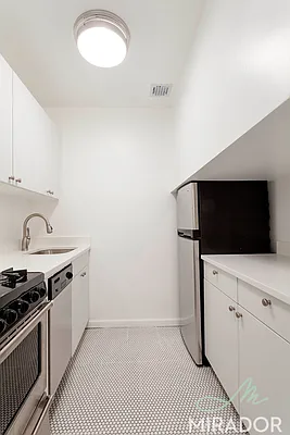 Rented by Mirador Real Estate | media 8