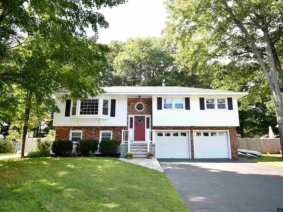 1st image of 5 Dublin Dr