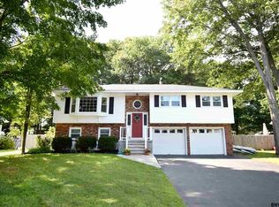 5 Dublin Dr, Ballston Spa, NY 12020