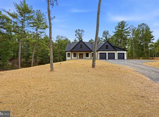 153 Spicebush Ct, Hedgesville, WV 25427