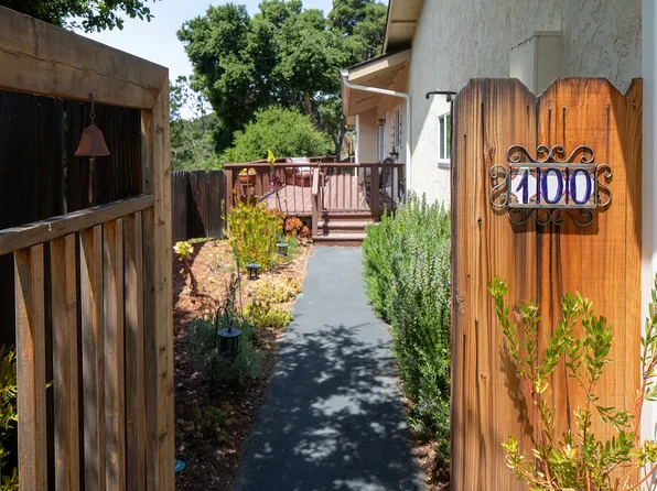 100 Valle Vis, Carmel Valley, CA 93924