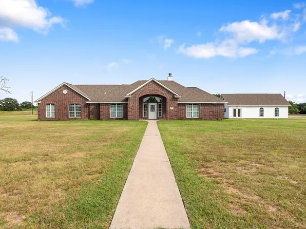 6100 Whitetail Ln, Bryan, TX 77808