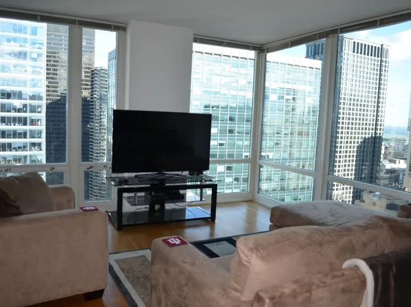 345 N La Salle Dr, Chicago, IL