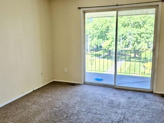 5th image of 29241 Hayes Rd #71