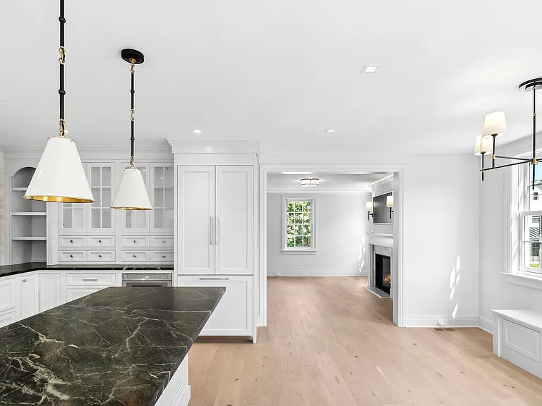 27 Howard St — Photo 11