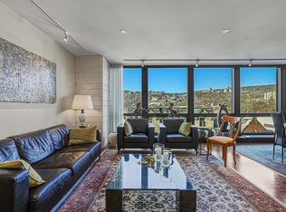 2 Westmount Sq #304, Montreal, QC H3Z1P2