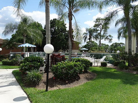 2nd image of 5703 Foxlake Dr #4