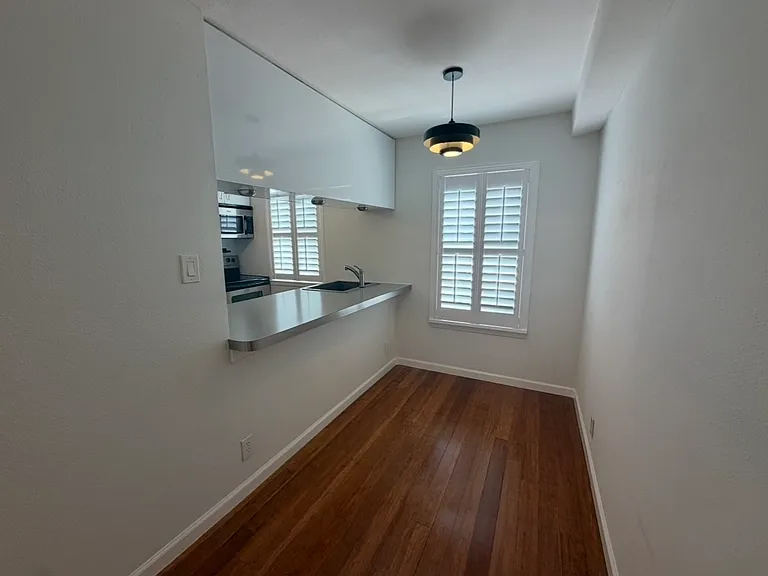 300 Crockett St #127 — Photo 2