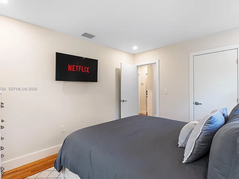 2102 SW 31st Ave — Photo 12