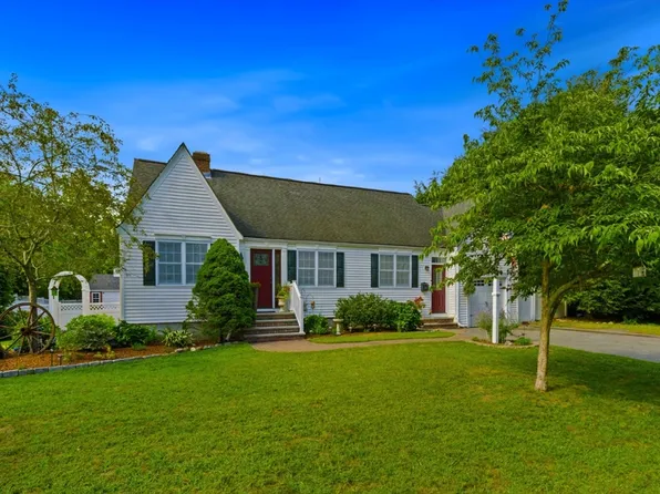 57 Edward Ave, Lynnfield, MA 01940
