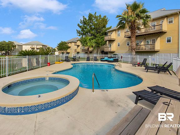 2nd image of 4 Yacht Club Dr APT 134