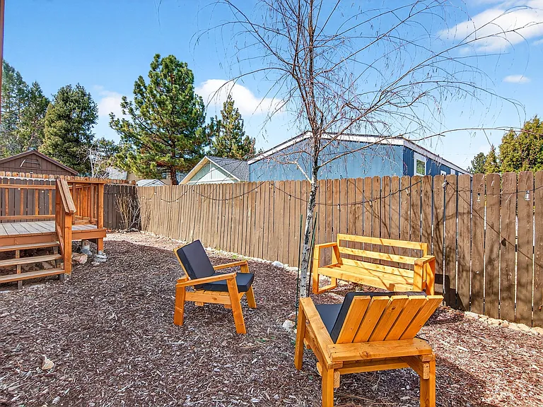 2089 Shady Ln — Photo 10