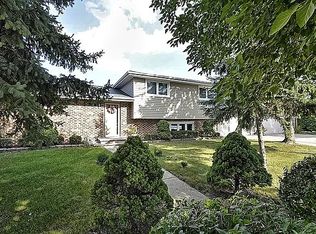 7351 W 84th St, Bridgeview, IL 60455