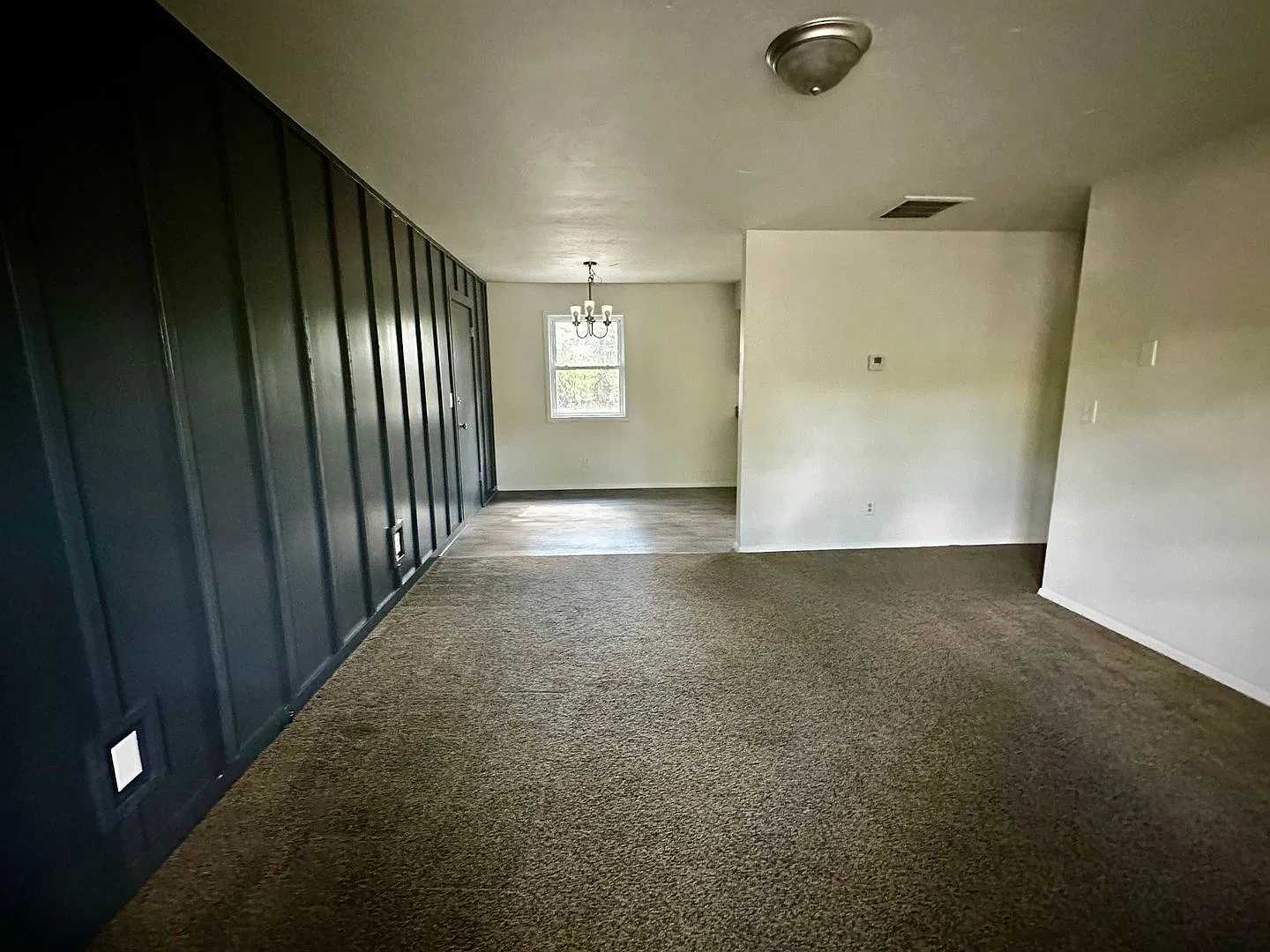 House for Rent in Marshfield — Photo 2