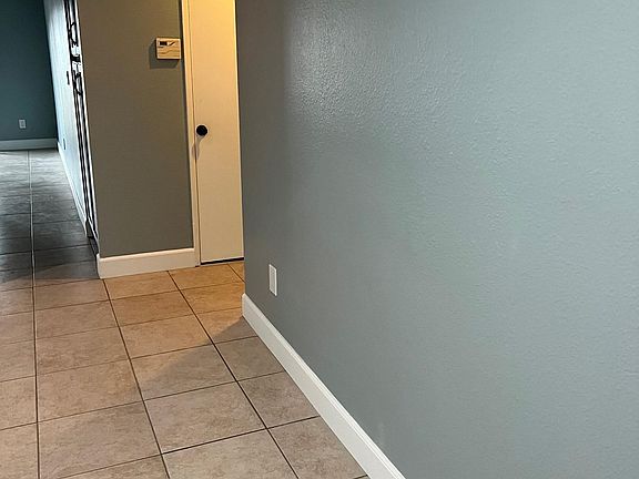 3rd image of 707 Montezuma Ct