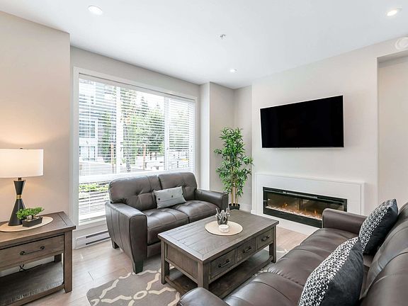5th image of 45500 Market Way #101