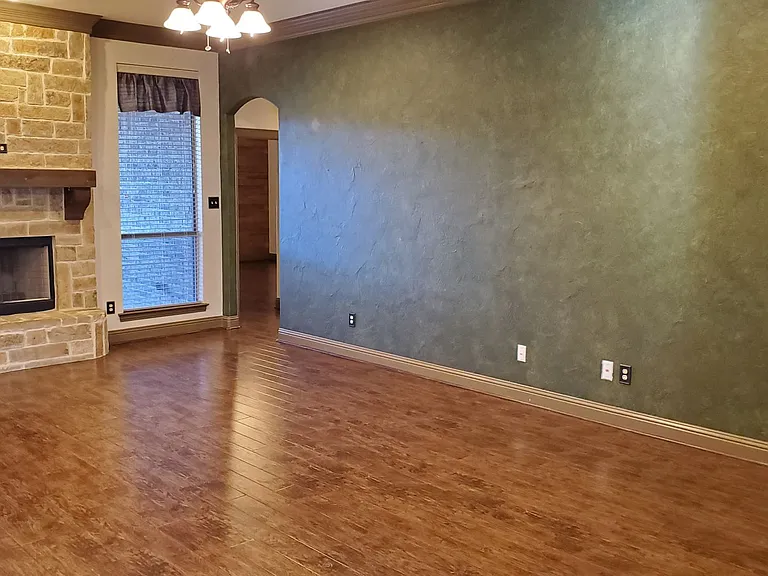 1621 Colonial Dr — Photo 10