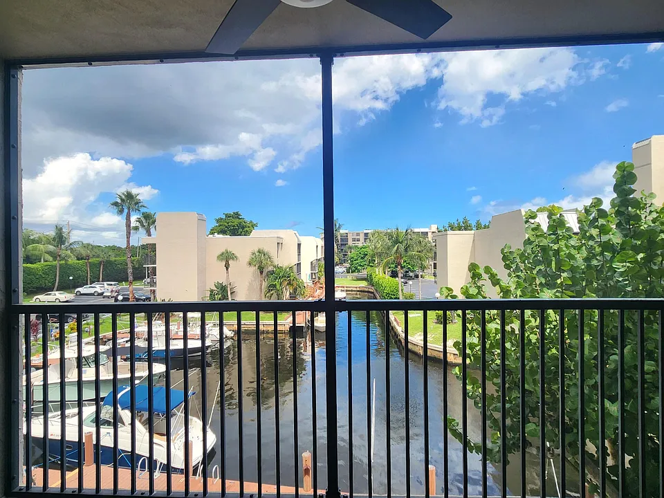 17 Royal Palm Way #3030