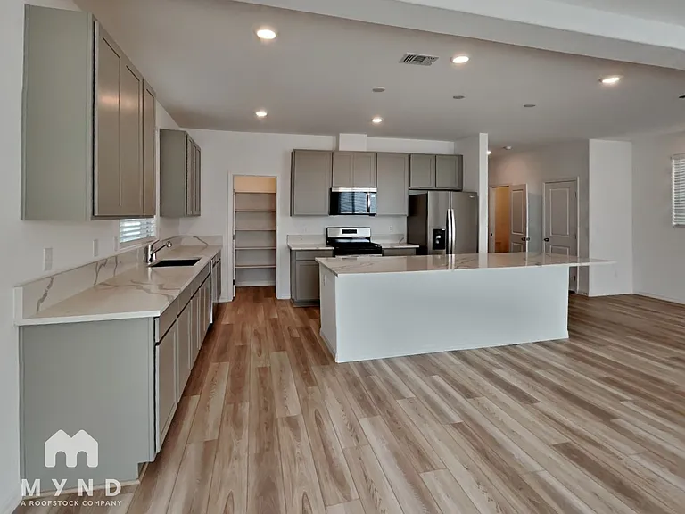 5755 W Haleh Ave — Photo 9